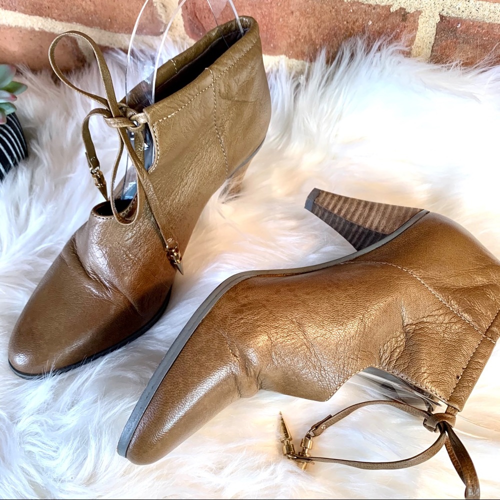 REBECCA MINKOFF Quiet Luxury Cocoa Leather Keyhole Opening Ankle Boots, 7 - Picture 11 of 15